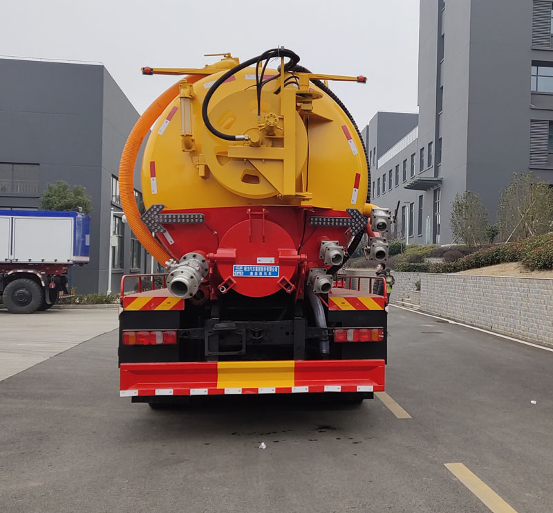 程力牌CL5255GQWZ6CC型清洗吸污車(chē)